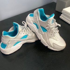 Nike Huaraches blue and grey